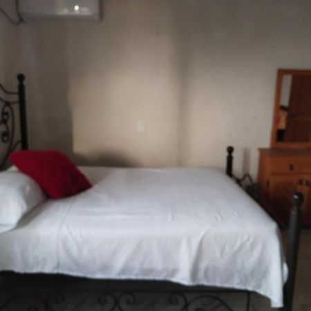 Hotel La Laguna Tequesquitengo Esterno foto